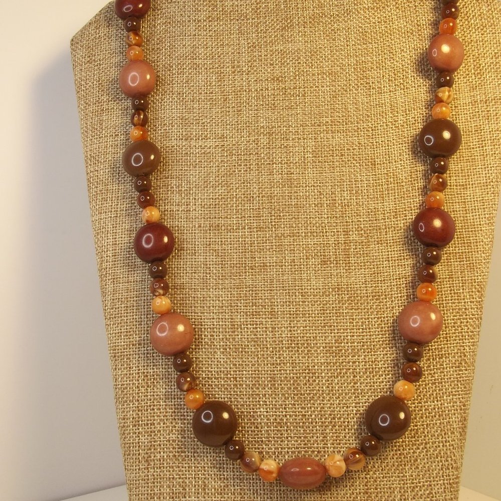 Shades of Brown & Dark Red Polished Bead Necklace Vintage Acrylic